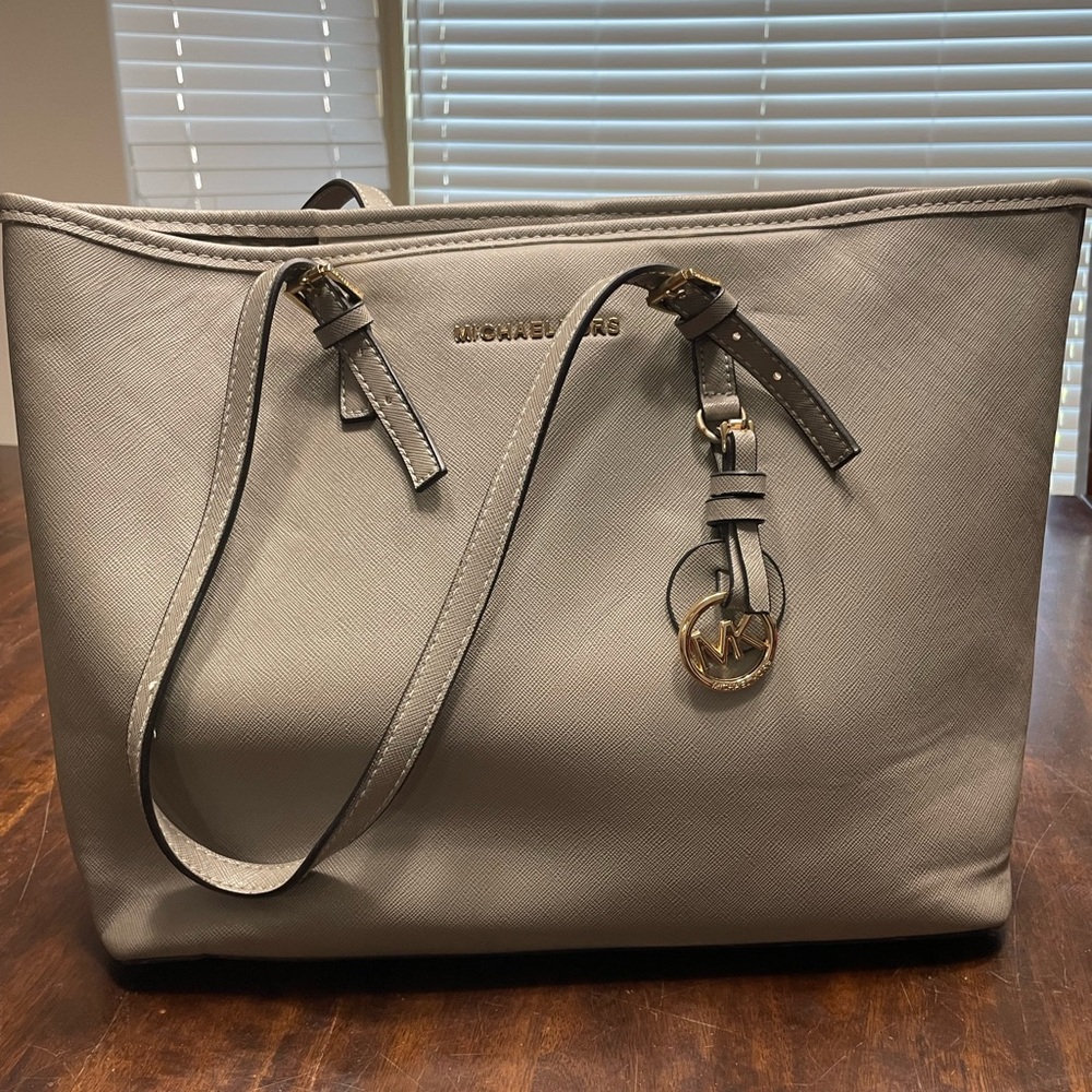 Purse, never used